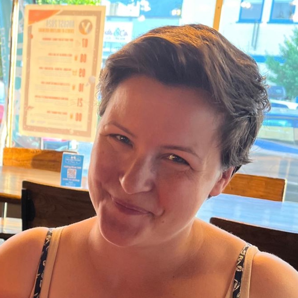 Meet your Posher, Maja